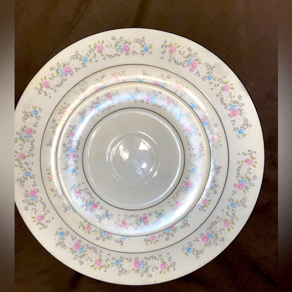 8 piece vintage china set.
